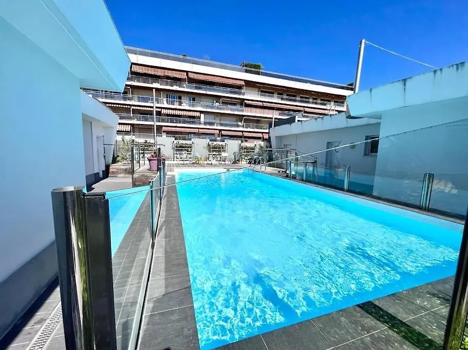 Parking + Piscine, Tout Confort, Proche Aeroport & Mer Saint-Laurent-du-Var 0*,  Francia